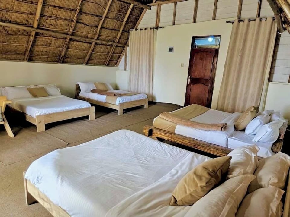 Family Quadruple Room | Free WiFi, bed sheets