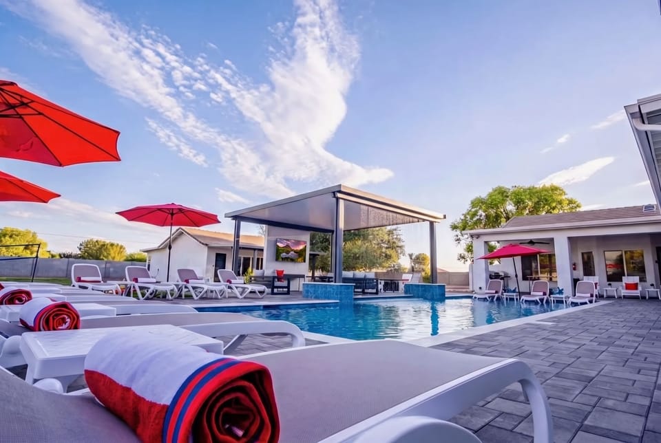 Lounge and Enjoy Vacation!