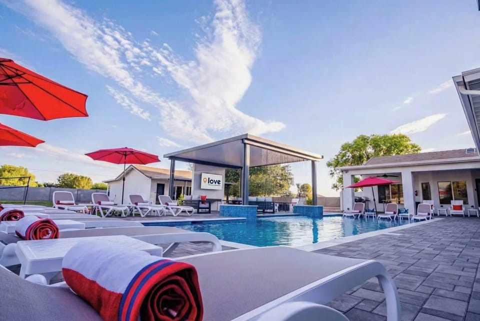 Lounge and Enjoy Vacation!