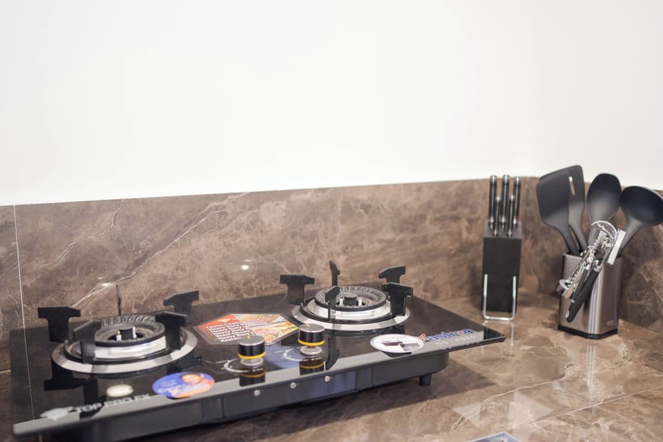 Penthouse | Private kitchen | Coffee/tea maker, electric kettle