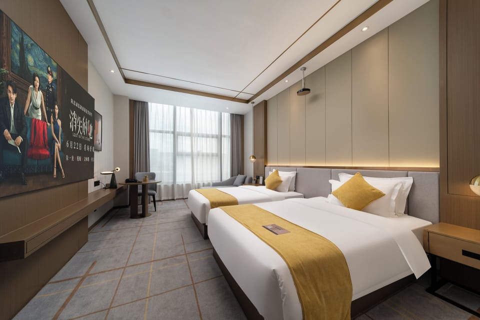 Signature Twin Room | Premium bedding, pillowtop beds, desk, laptop workspace