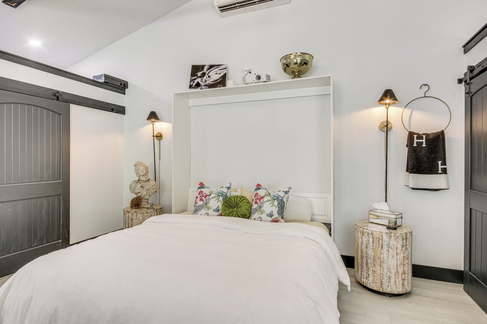 Apartment (0 Bedroom) | Interior