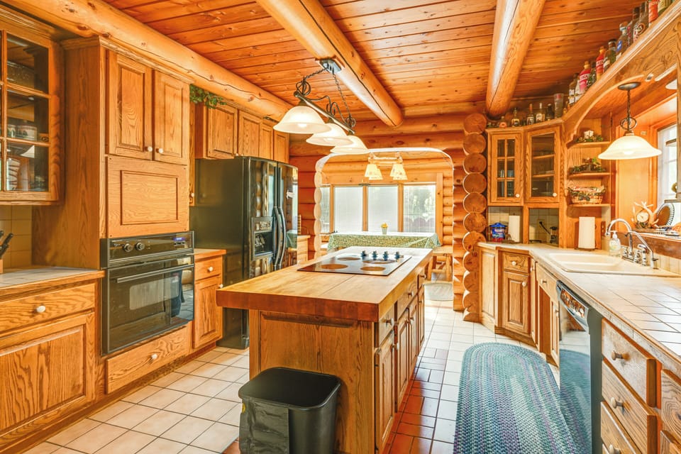 House (4 Bedrooms) | Interior