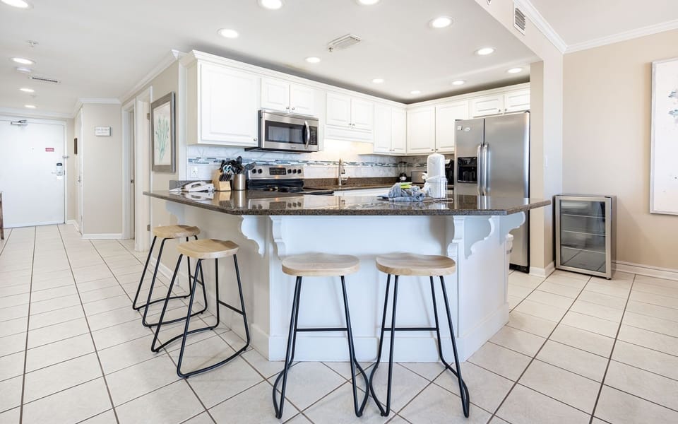Condo, 3 Bedrooms | Private kitchen | Coffee/tea maker, fridge, oven