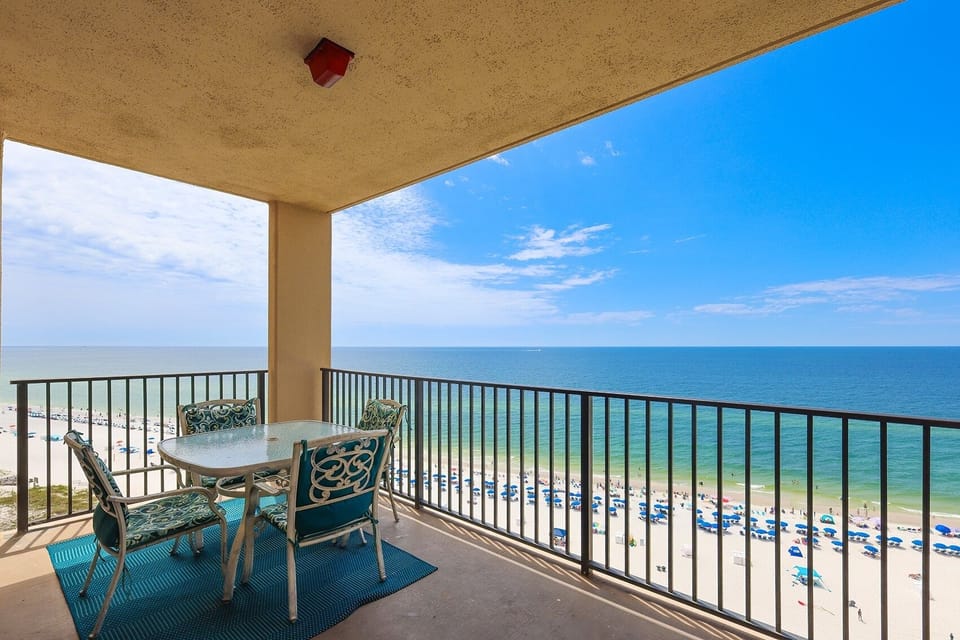Condo, 3 Bedrooms | Property grounds