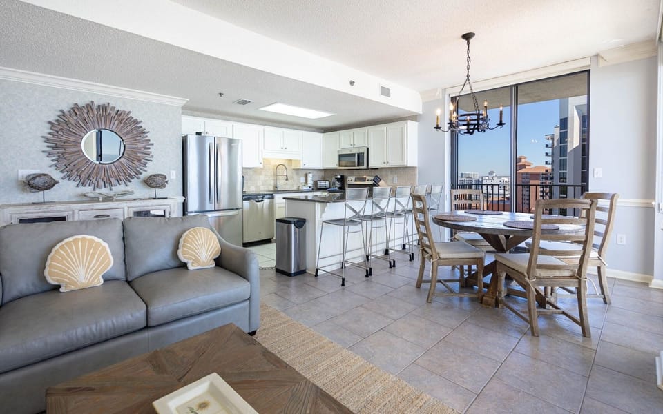Condo, 3 Bedrooms | Interior