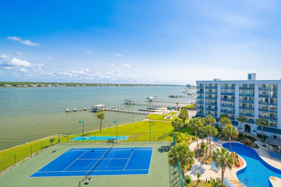 Condo, 2 Bedrooms | Sport court