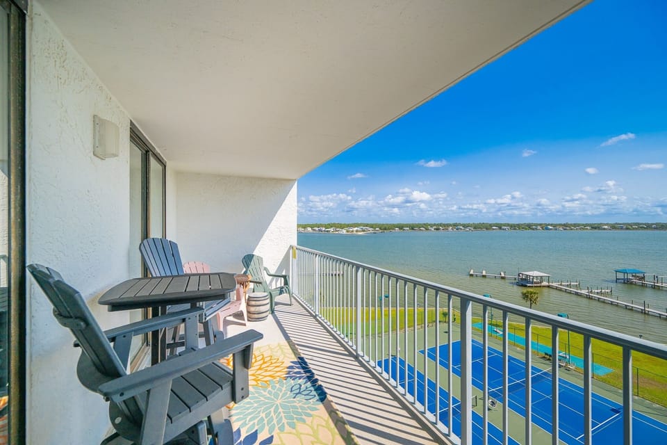 Condo, 2 Bedrooms | Property grounds