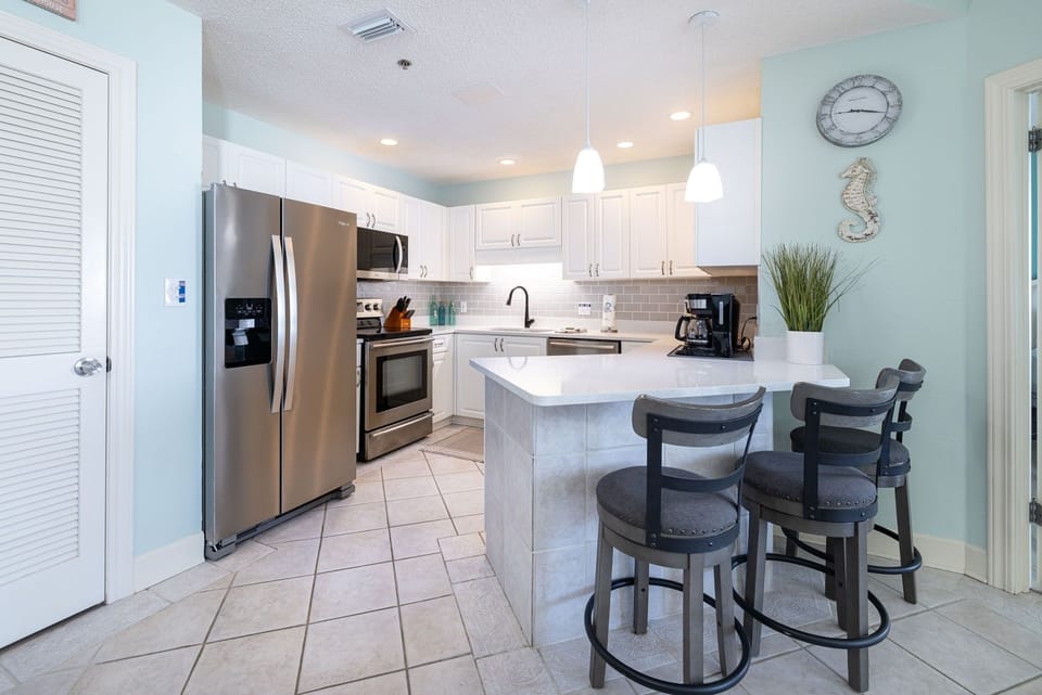 Condo, 3 Bedrooms | Private kitchen | Coffee/tea maker, fridge, oven