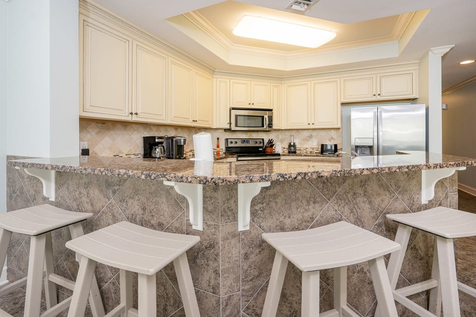 Condo, 3 Bedrooms | Private kitchen | Coffee/tea maker, fridge, oven