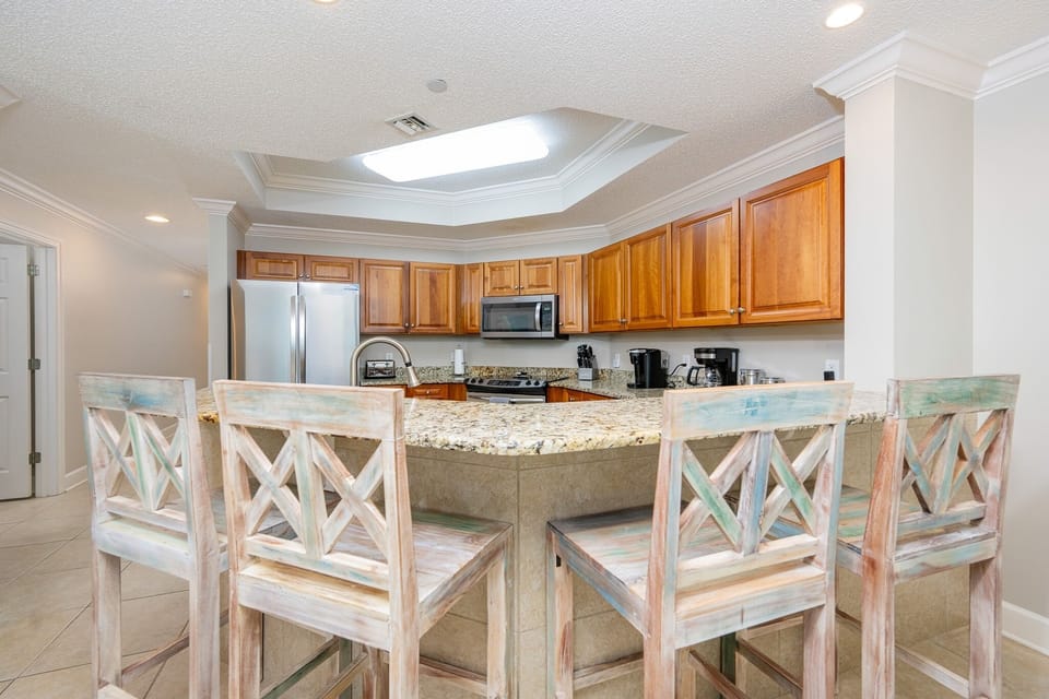 Condo, 3 Bedrooms | Private kitchen | Coffee/tea maker, fridge, oven