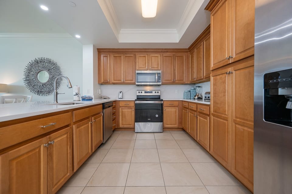 Condo, 3 Bedrooms | Private kitchen | Coffee/tea maker, fridge, oven
