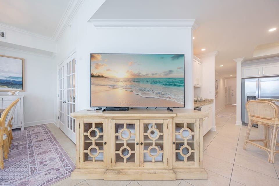 Condo, 3 Bedrooms | Interior