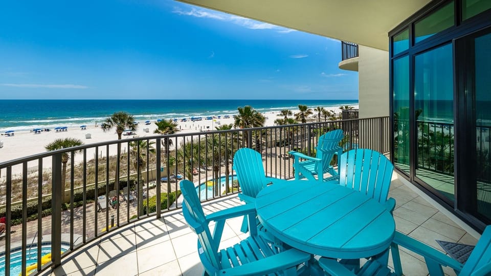 Condo, 3 Bedrooms | Property grounds