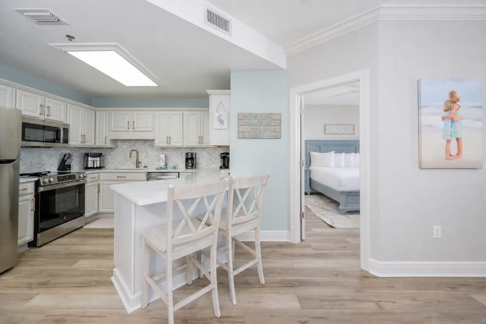Condo, 3 Bedrooms | Private kitchen | Coffee/tea maker, fridge, oven