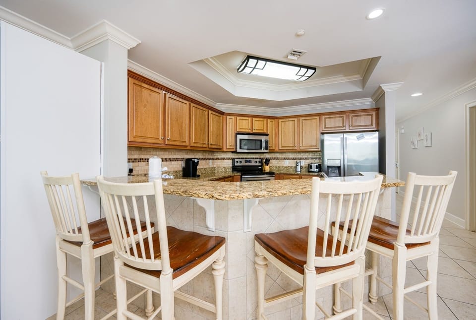 Condo, 3 Bedrooms | Private kitchen | Coffee/tea maker, fridge, oven