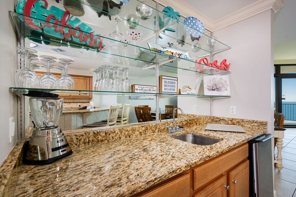 Condo, 3 Bedrooms | Interior