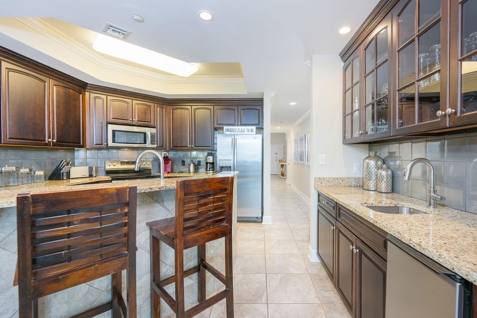 Condo, 3 Bedrooms | Private kitchen | Coffee/tea maker, fridge, oven