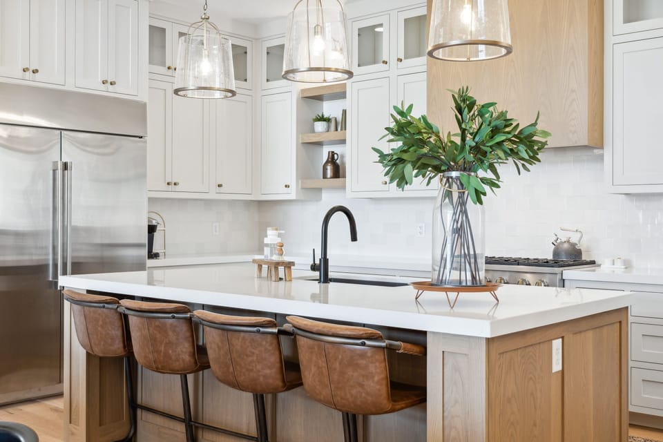 House, 6 Bedrooms | Private kitchen | Fridge, oven, coffee/tea maker, electric kettle