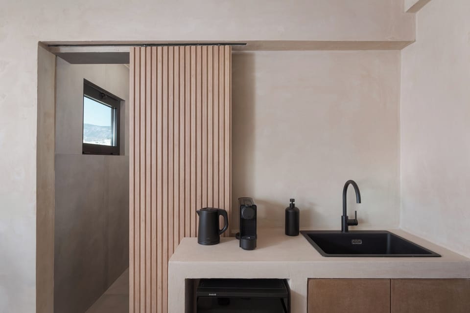 Exclusive Apartment, Balcony, City View | Private kitchenette | Mini-fridge, electric kettle, toaster, eco-friendly cleaning products