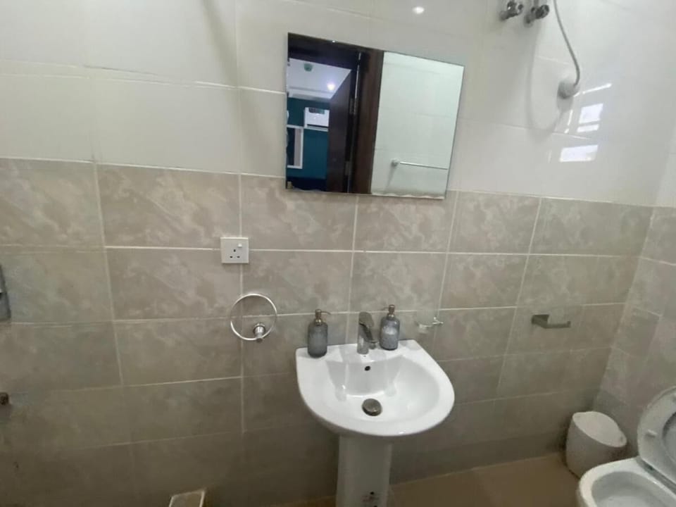 Comfort Room, Balcony, City View | Bathroom | Bathtub, hair dryer, towels, soap