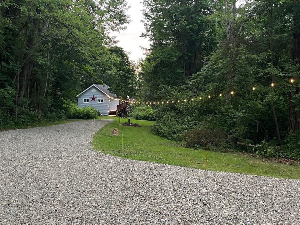 Plenty of parking at the top, leads to narrow driveway to the Oasis.