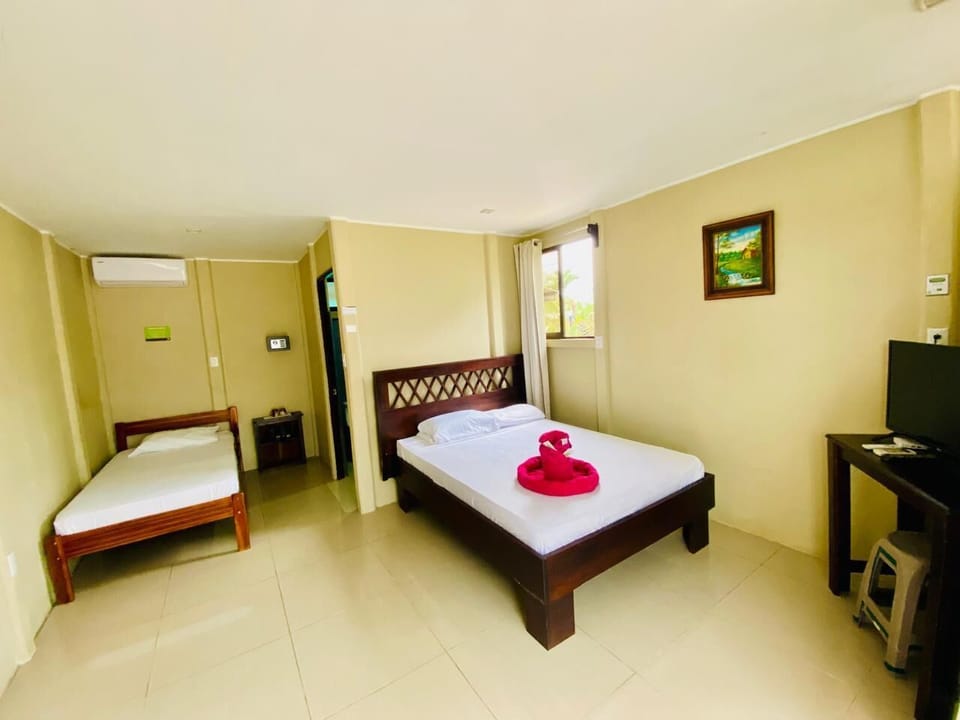 Basic Triple Room, Non Smoking | Free WiFi, bed sheets
