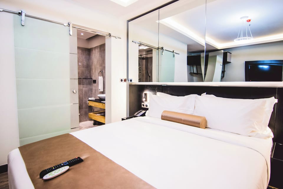 Classic Studio, City View | Desk, laptop workspace, free WiFi