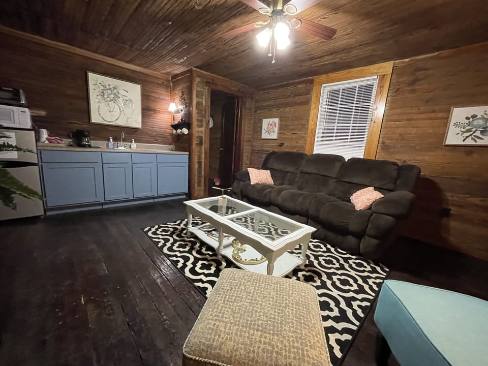 Living Room / Lounge
