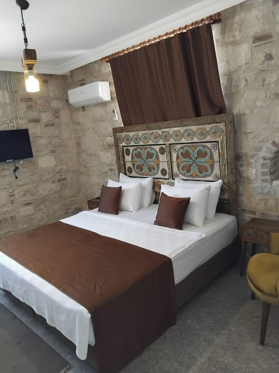 Minibar, soundproofing, free WiFi, bed sheets