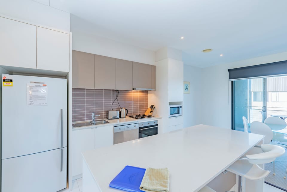 Kitchen (2)
