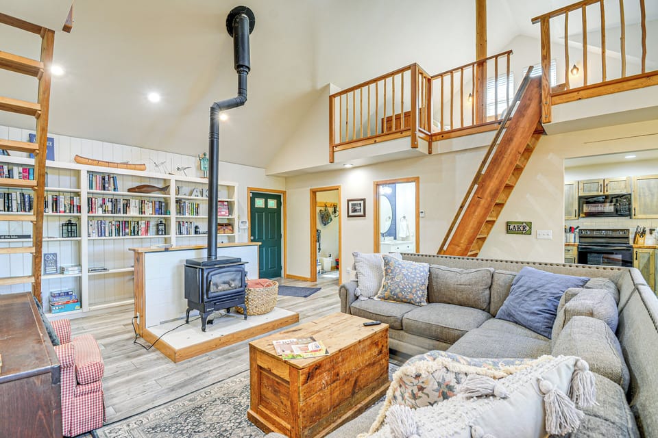 Living Room | 1st Floor | Wood-Burning Stove | Free WiFi