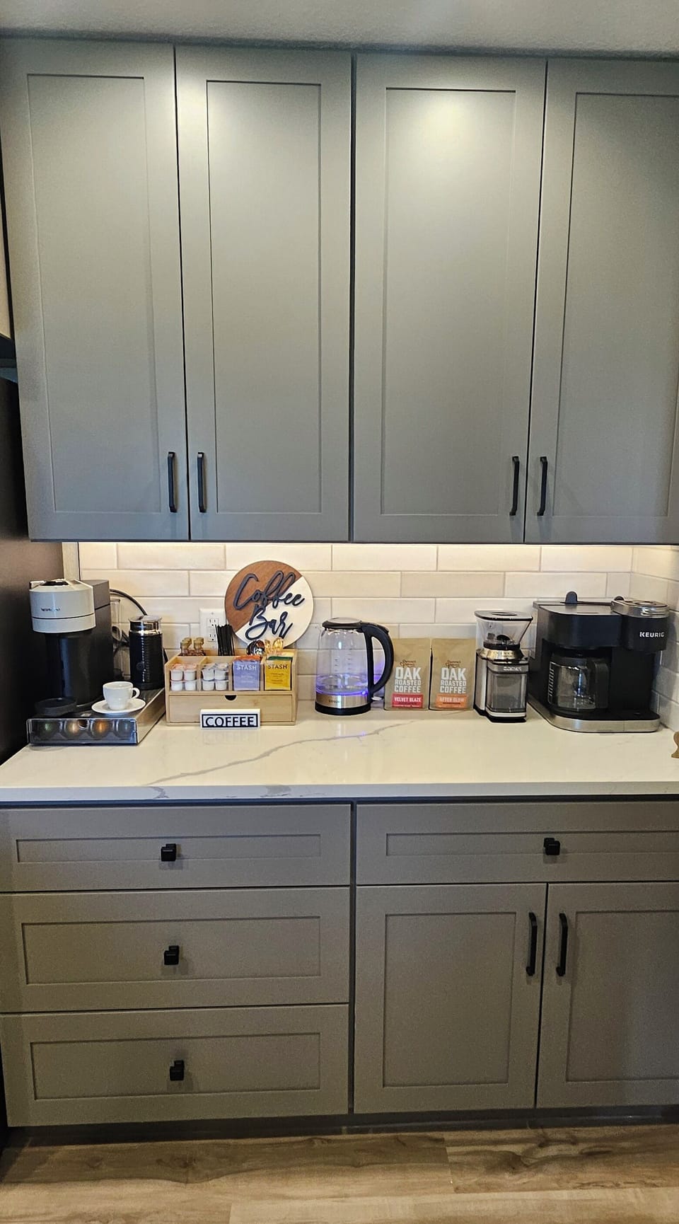 Nespresso, Kuerig, drip and tea. Pods and K-cups provided. Summer Moon coffee.