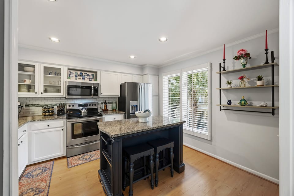Fully equipped and updated kitchen