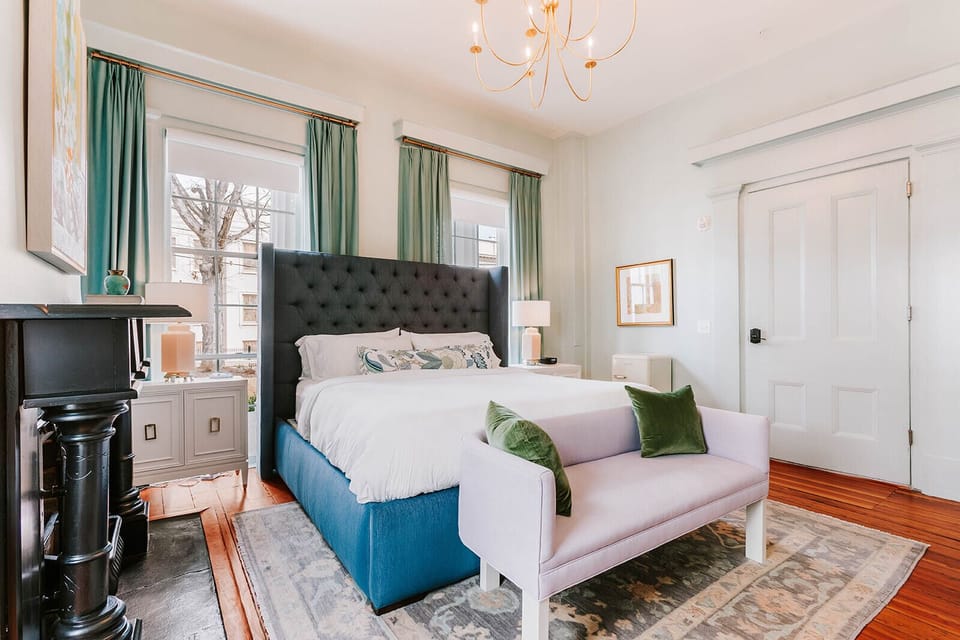 Zeus Guest Room in The Athenian historic inn