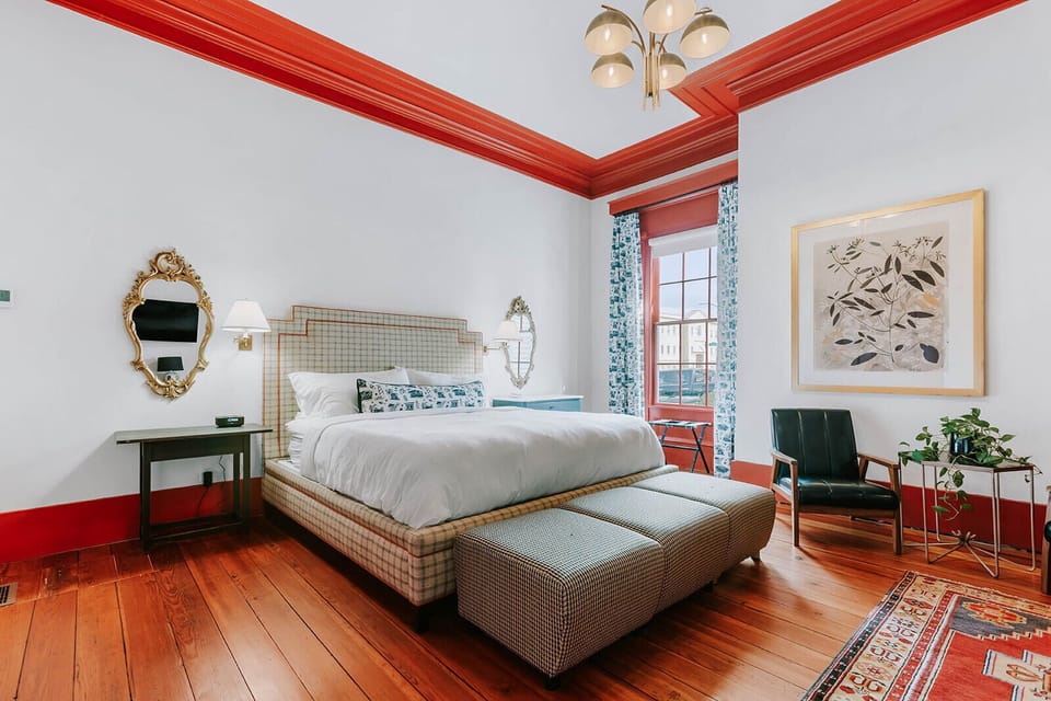 The Ares Suite- sleeps 4 with king sized bed and 2 twin beds