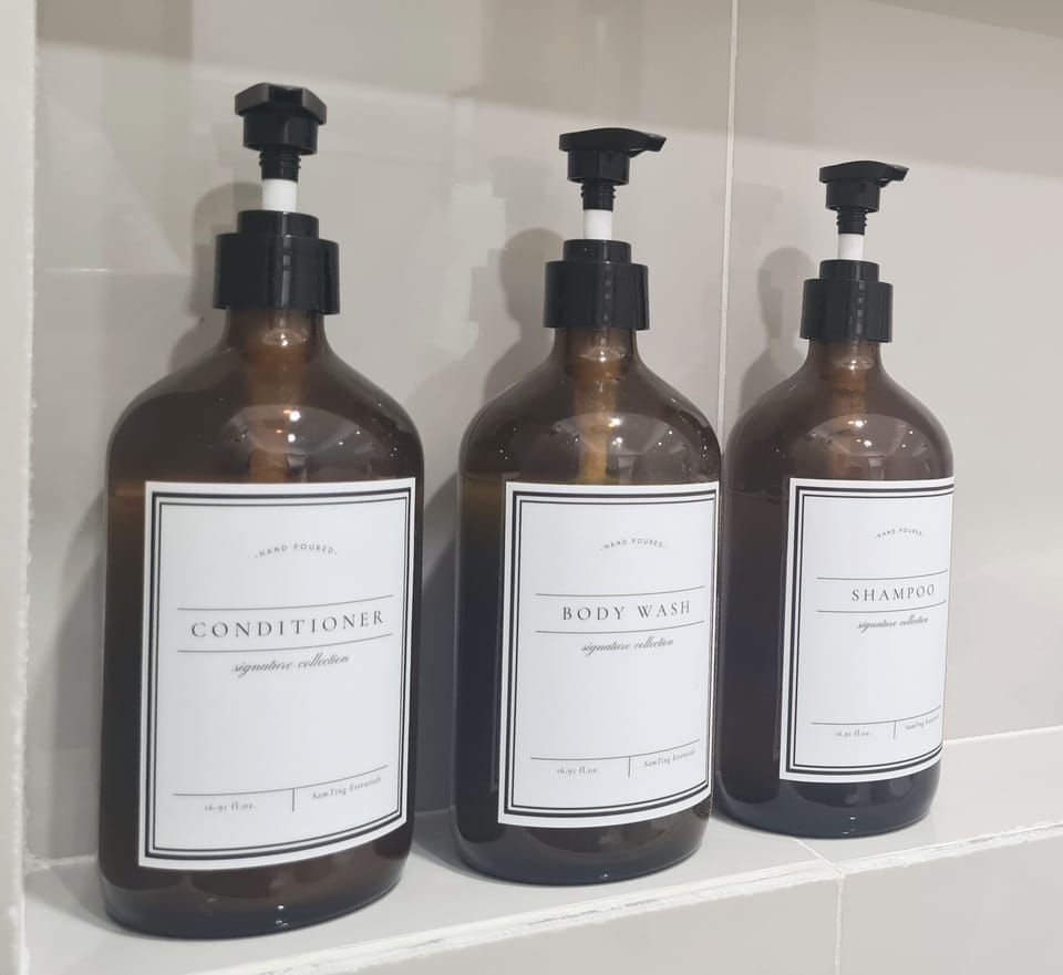 Family Quadruple Room | Bathroom | Shower, free toiletries, bidet, towels
