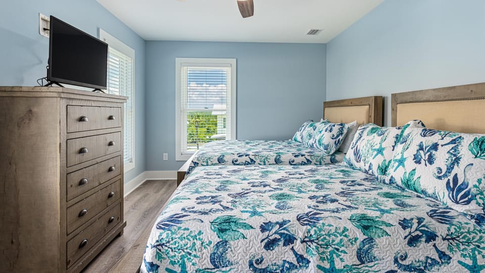 Fourth Bedroom, Second Level - Queen and Full