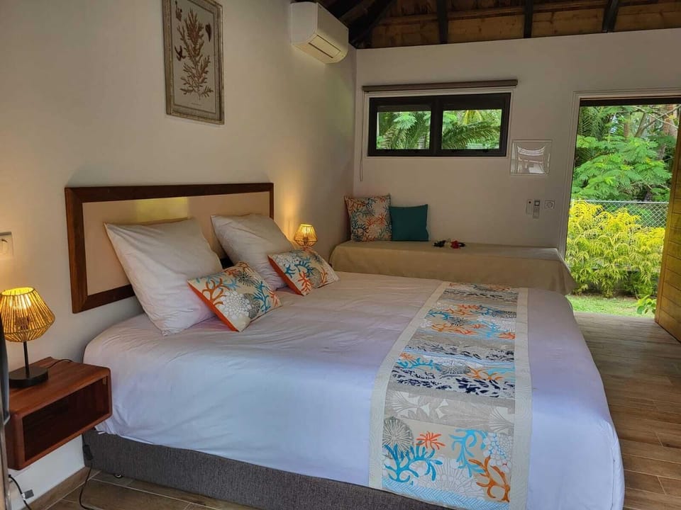Deluxe Double Room, Garden View | In-room safe, blackout drapes, WiFi (free), individually decorated