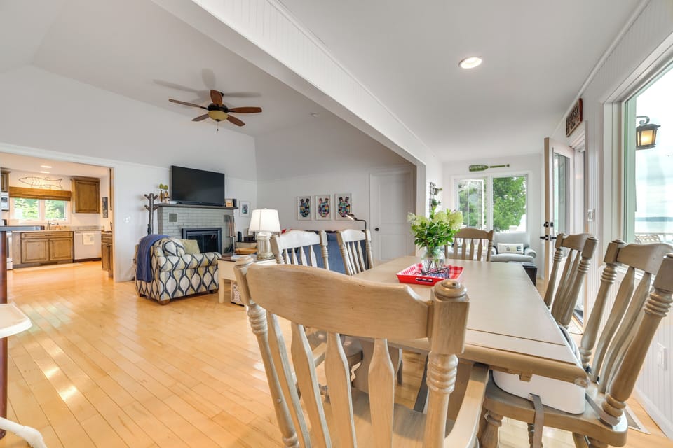 Dining Area | Main Level