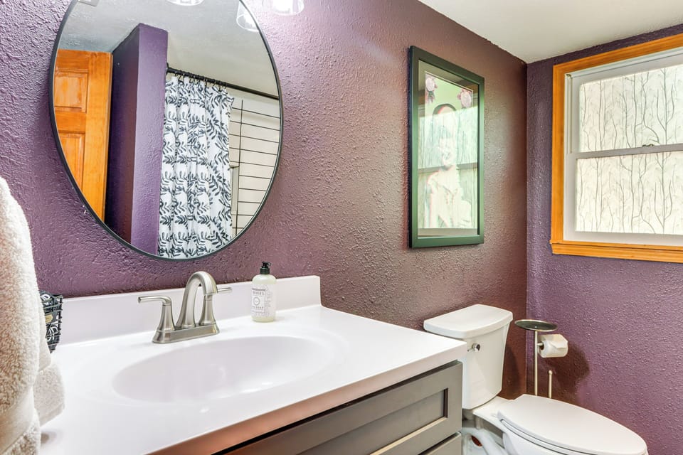 Full Bathroom | 1st Floor