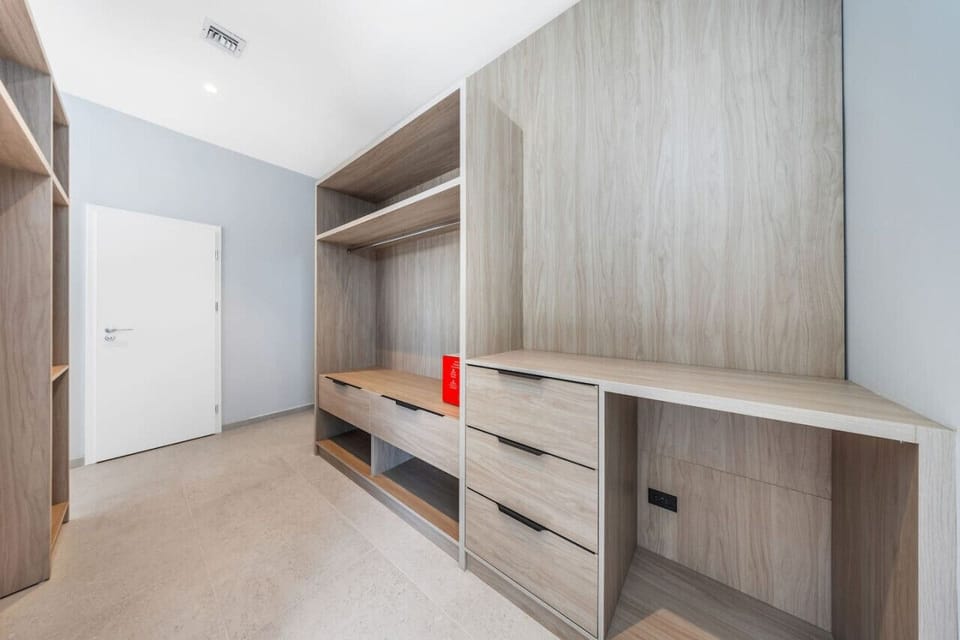 Master bedroom 1 walk in closet