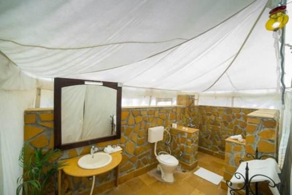 Shower, free toiletries, towels, soap