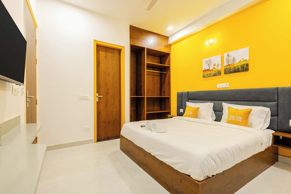 1 bedroom, Egyptian cotton sheets, premium bedding, desk