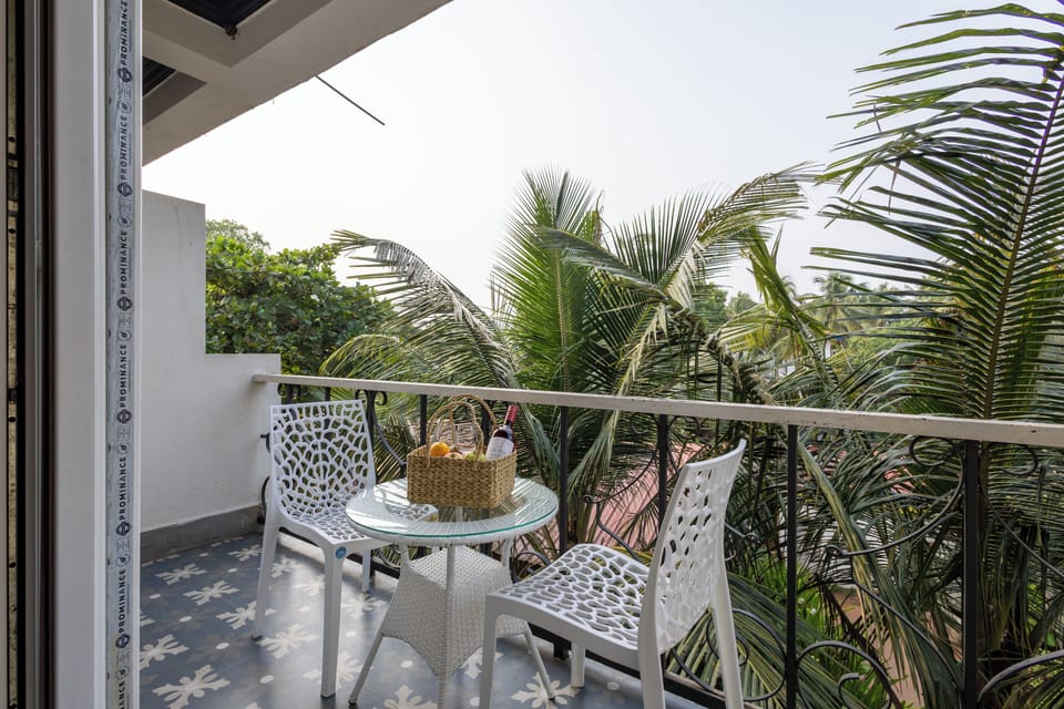 Deluxe Suite, Balcony, Hill View | Balcony