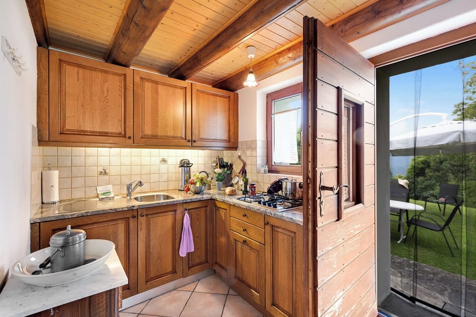 Family Chalet, 1 Bedroom, Balcony, Mountainside (Rustico San Martin - Monti di Ditto) | Private kitchen