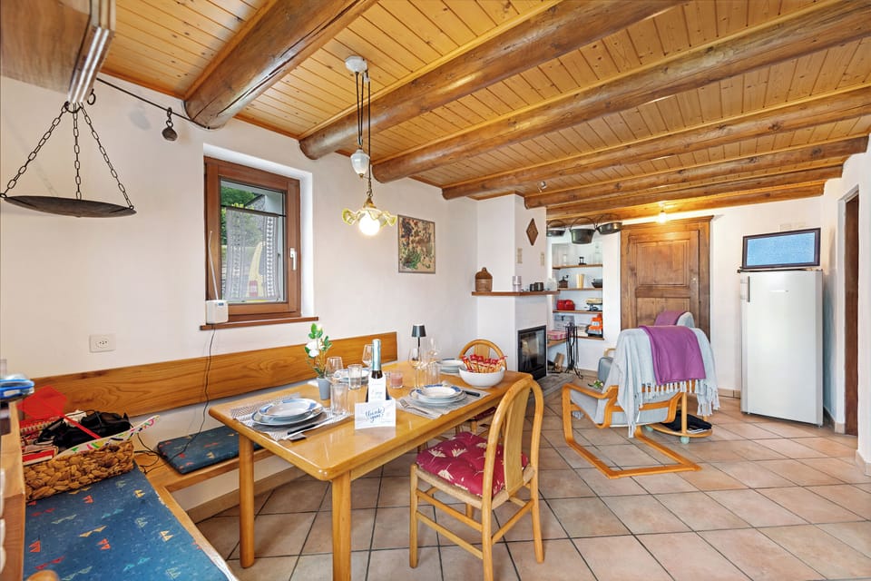 Family Chalet, 1 Bedroom, Balcony, Mountainside (Rustico San Martin - Monti di Ditto) | Dining