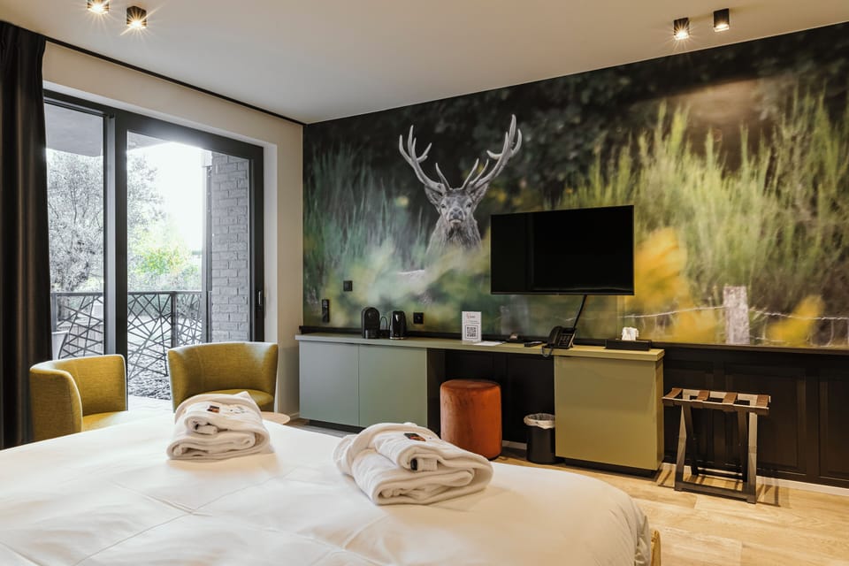 Luxury Suite, 1 Bedroom, Jetted Tub, Garden View | 1 bedroom, Egyptian cotton sheets, premium bedding, down comforters