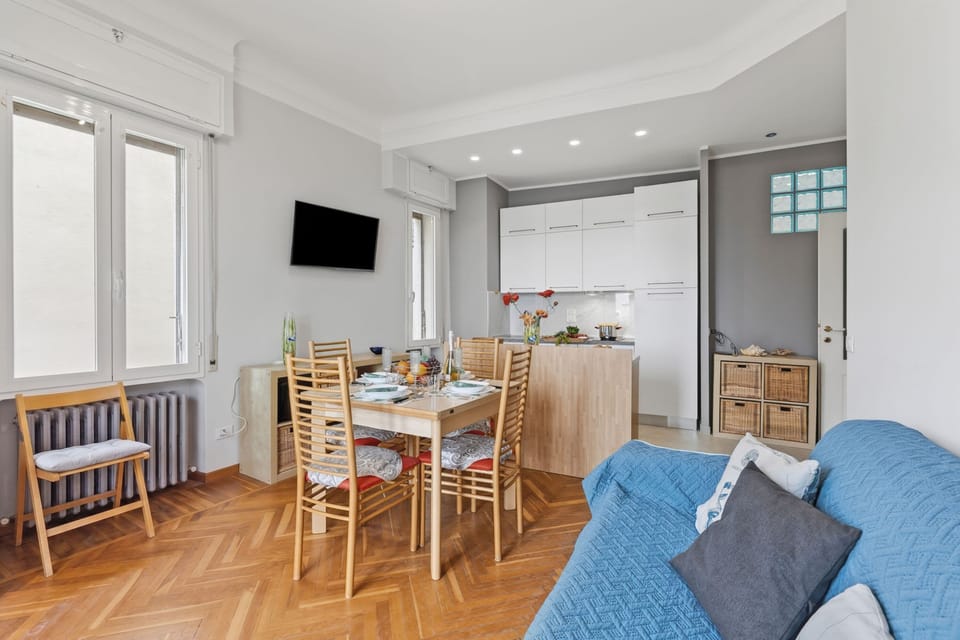 Family Apartment, 2 Bedrooms, 2 Bathrooms (Sunny House Spiagge e Ciclabile) | Living area | Flat-screen TV