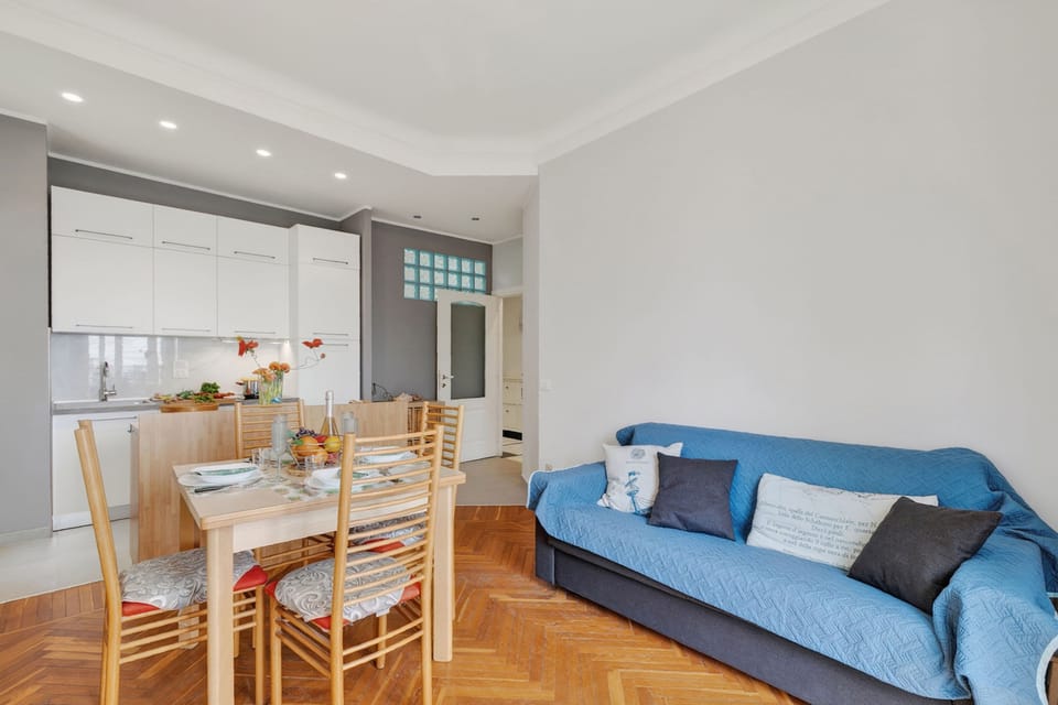 Family Apartment, 2 Bedrooms, 2 Bathrooms (Sunny House Spiagge e Ciclabile) | Living area | Flat-screen TV